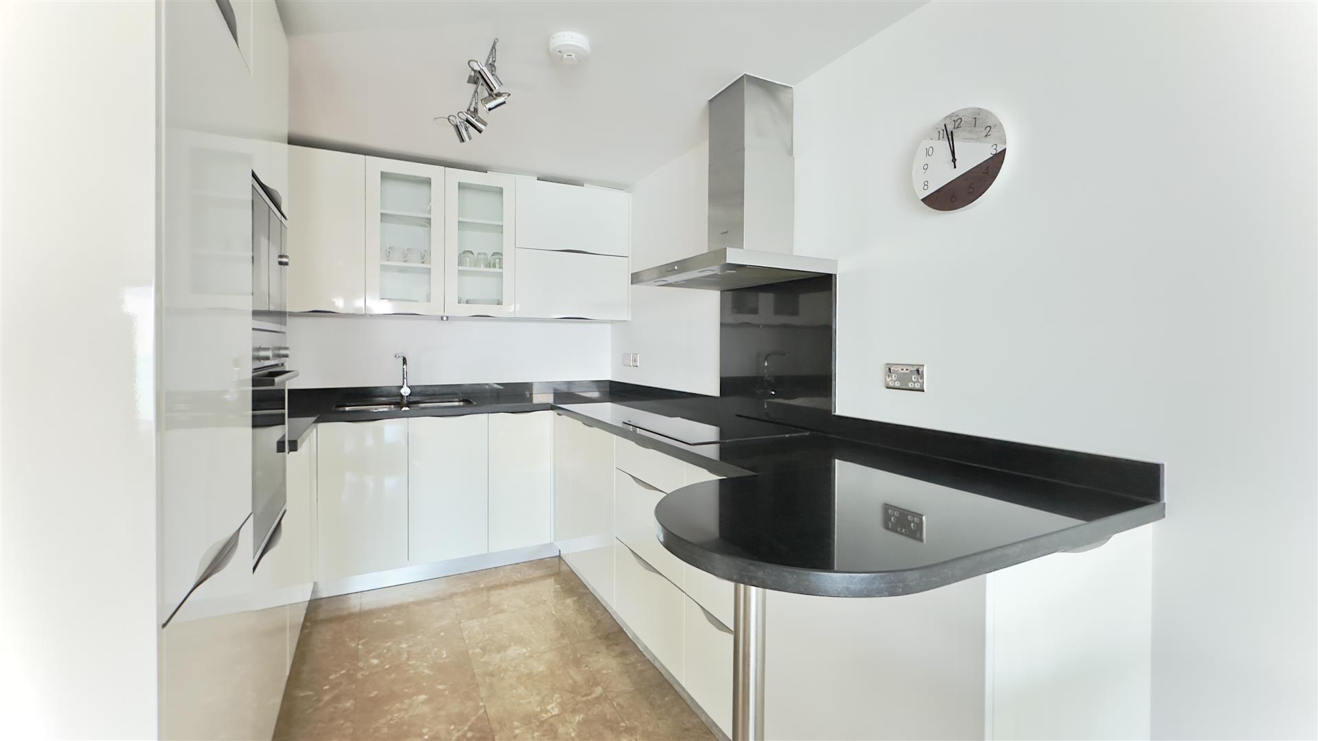 Image of Apartment - 1 Bedrooms - 2 Bathrooms for Rental in Ocean Spa Plaza-Gibraltar, Image 4